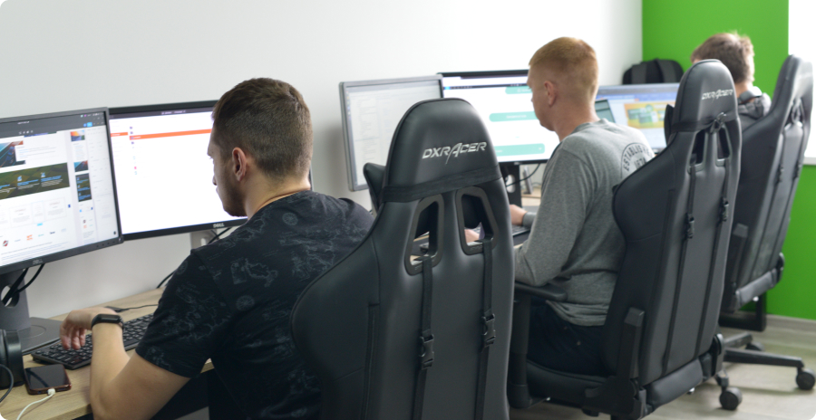 office with 3 people